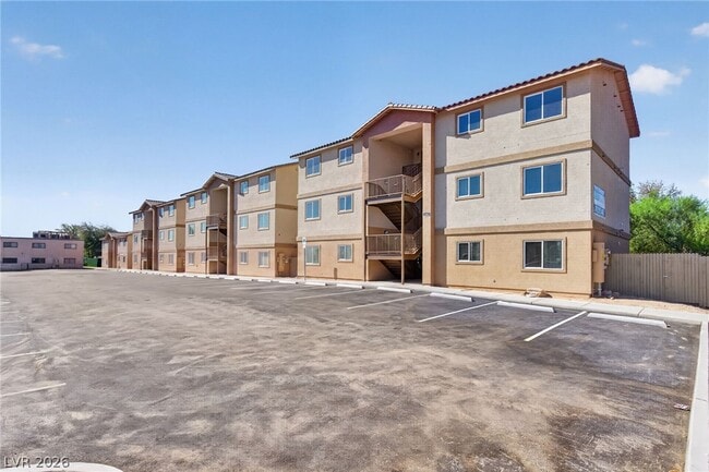 Building Photo - 2313 Seco Adobe Cir