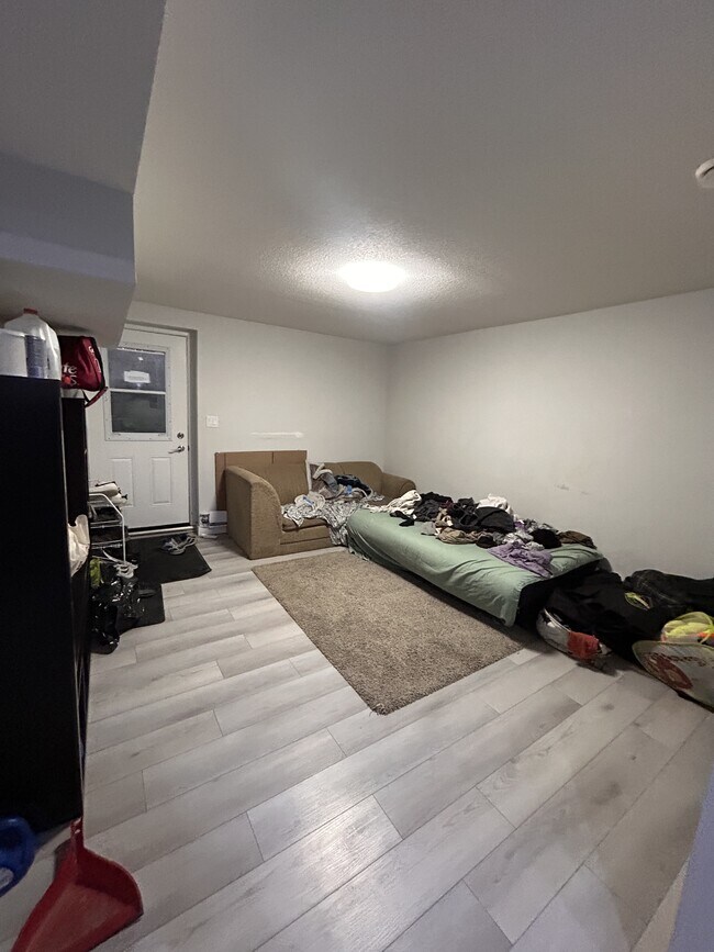 Photo - 1771-1728 28 St NW