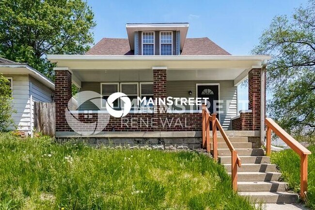 Building Photo - 3 Bedroom Pet-Friendly Home in Indianapolis, IN with Main Street Renewal