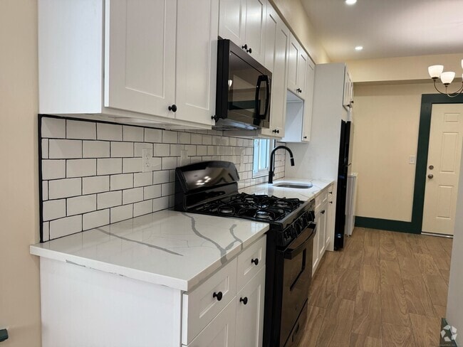 Building Photo - 130 Hubinger St Unit 1 Rental