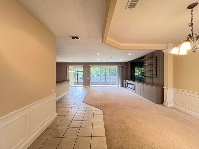 Photo - Great townhouse - available now!