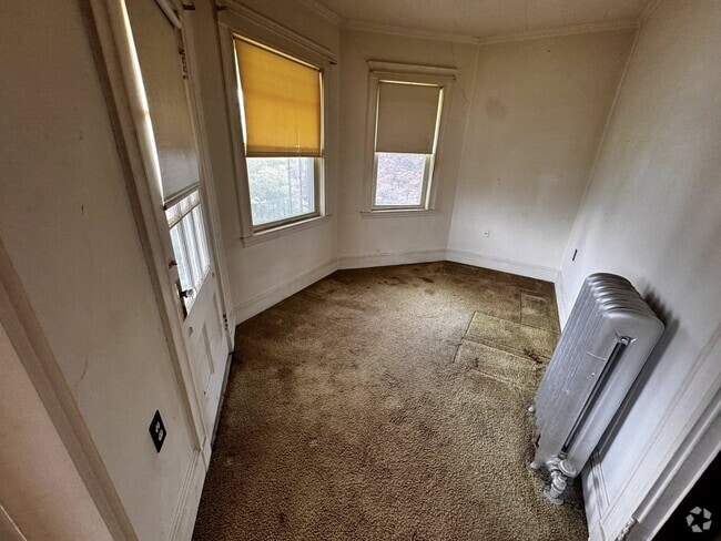 Building Photo - 104 Boylston St Unit 2 Rental