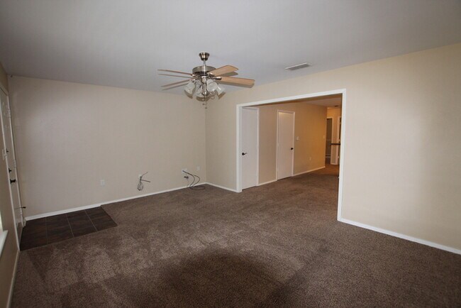 Photo - Spacious 3 Bedroom in Whitehouse!