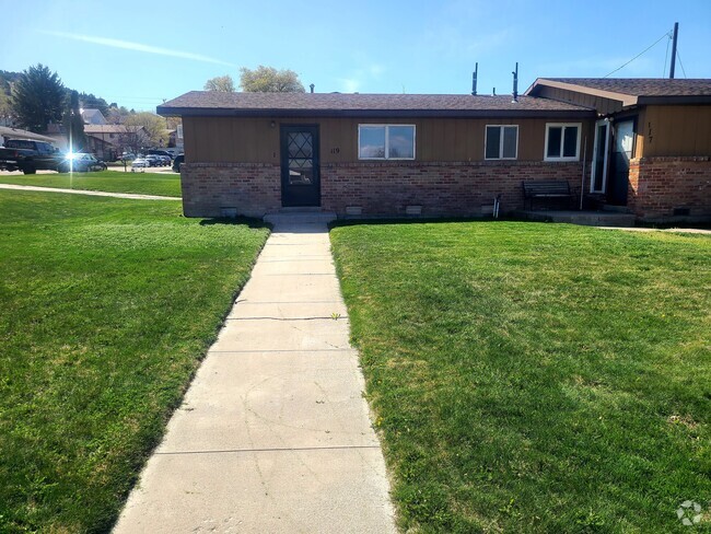 Building Photo - 117 Ranch Dr Rental