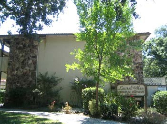 Photo - Laurel Glen Townhouse Apartments