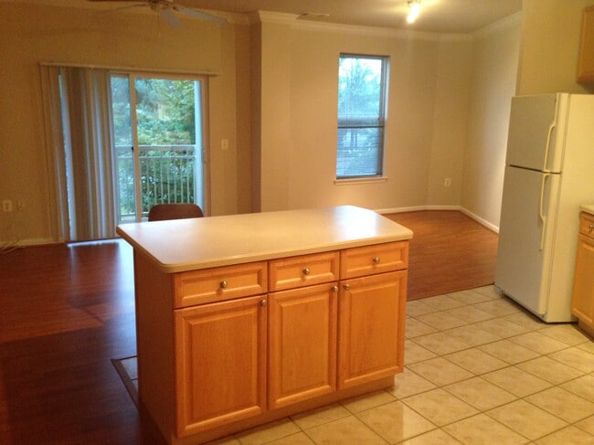 Living and Dining - 9480 Virginia Center Blvd Unit 202
