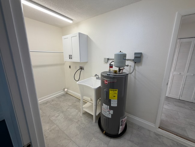 Photo - 1042 Willowood Ln