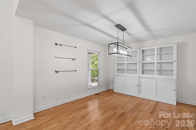 Photo - 5020 Fox Hollow Dr