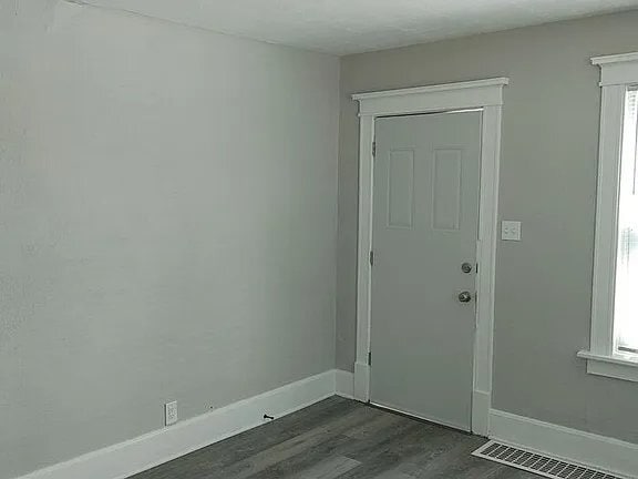 Photo - 3202 Caledonia St