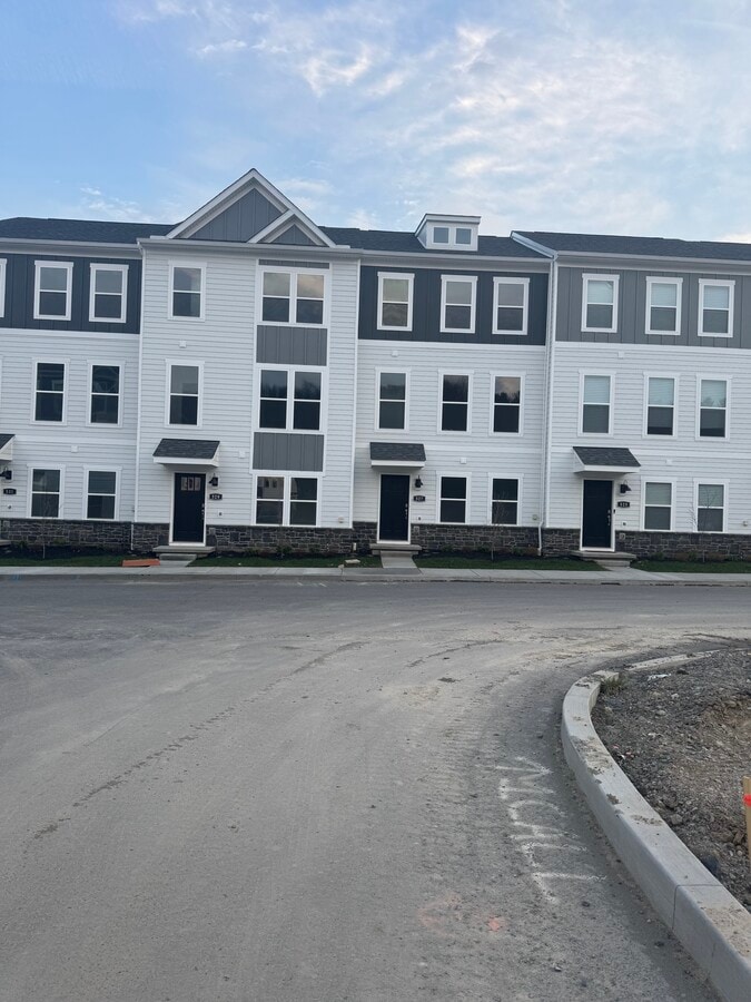 Photo - 527 Cooper St