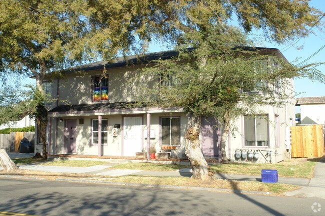 Photo - 909-915 Dwight Way