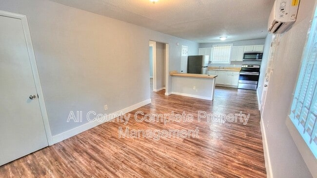 Photo - 3018 Pearce St