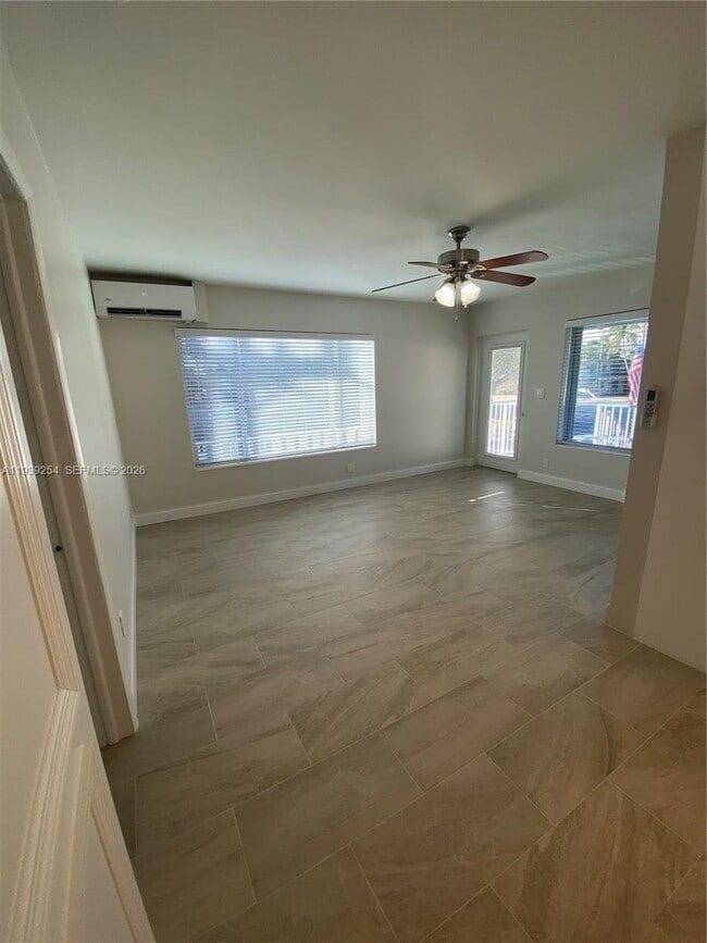 Photo - 2344 NE 12th St Unit J