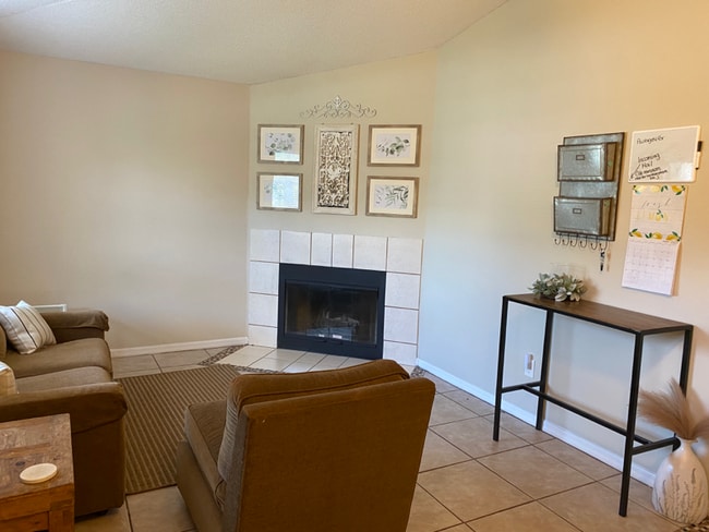 Photo - 4109 King Edward Dr