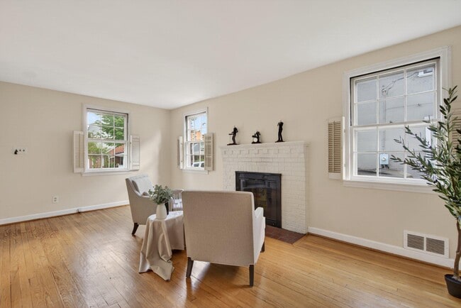 Photo - 624 22nd St S