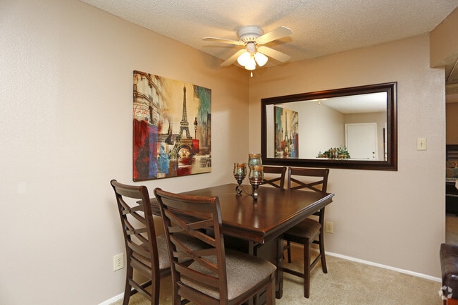 1BR,1BA - 618SF - DINING AREA