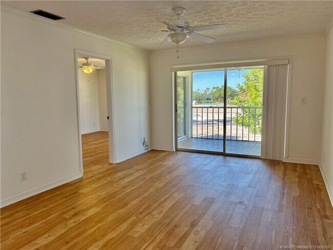 Photo - 802 SE Central Pkwy Condo Unit 14