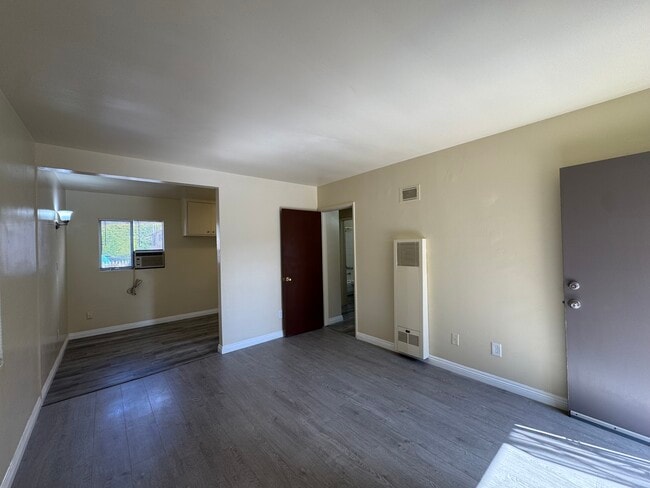 Photo - 6727 Pickering Ave Unit #3