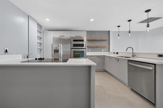 2950 NE 188th St Unit 406