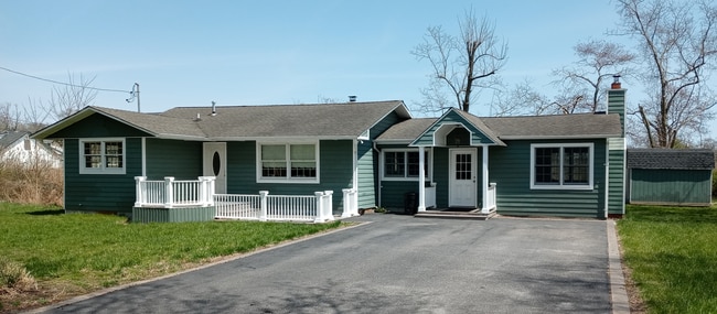 Photo - 45 Longfellow Dr House