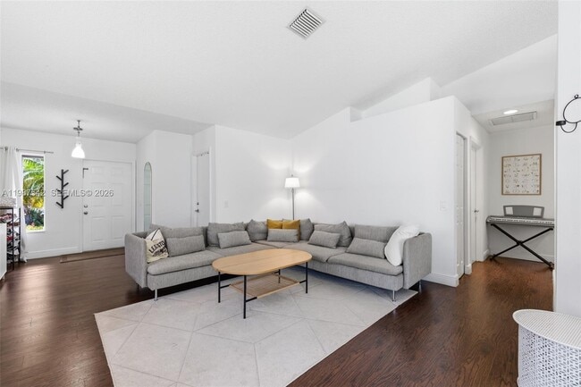 Photo - 1453 Majesty Terrace