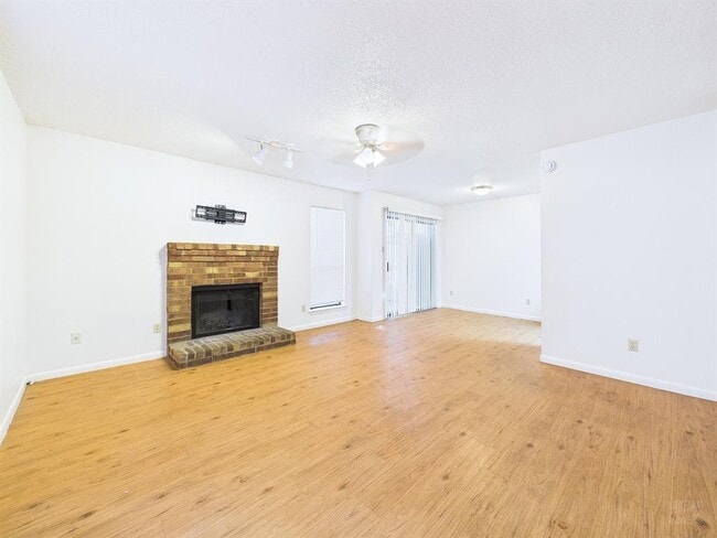 Photo - 8502 Lyndon Ln