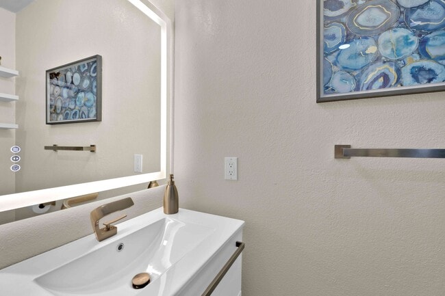 Photo - 111 E Hibiscus St Unit 4