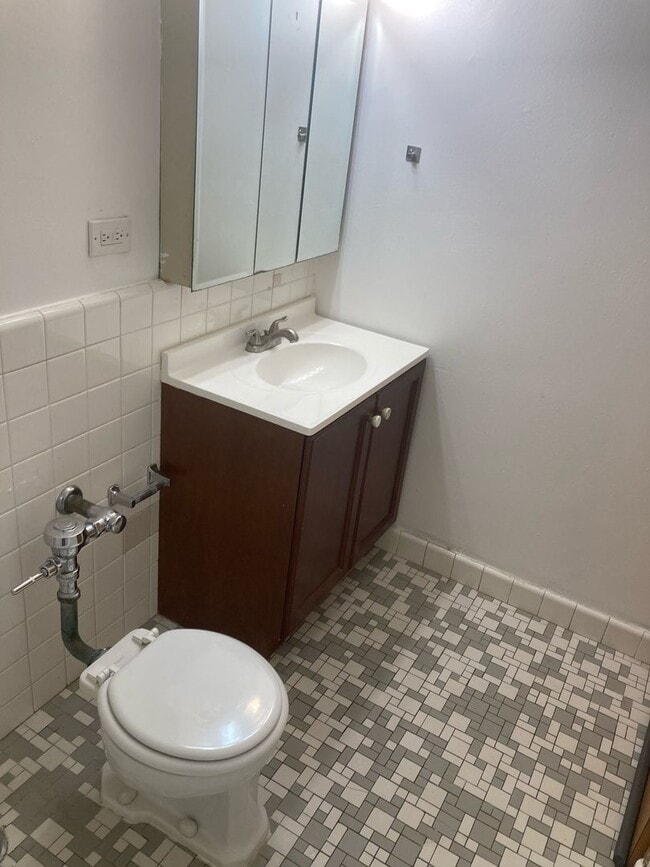 Photo - 4180 N Marine Dr Unit 310