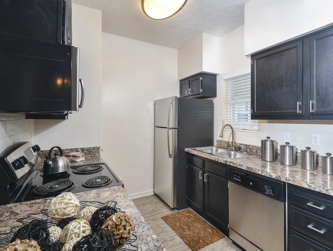 Photo - Fenwick Place Apartments