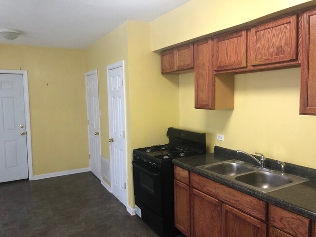 Photo - 8114 S Ellis Ave