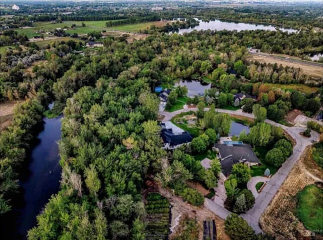 Photo - 103 S Alder Ln