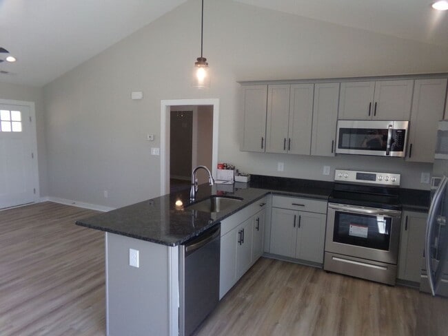 Building Photo - NEW! 3 bedroom home