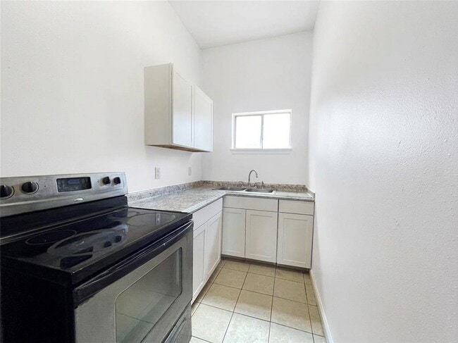 Photo - 3710 Holmes Rd