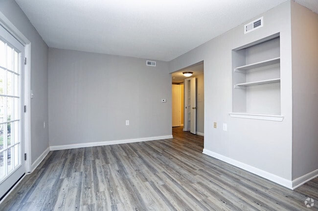 2BR, 1BA - 872sf- Living Area