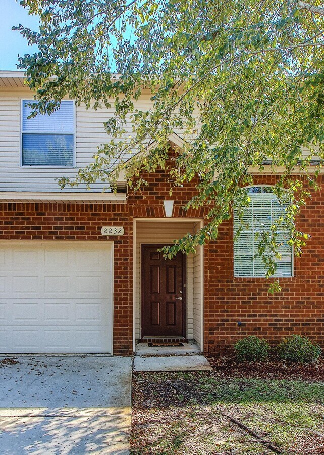 Photo - 2232 Hadleigh Hills Ct Townhome