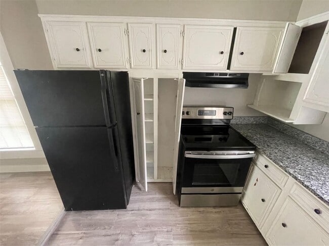 Photo - 2010 13th St