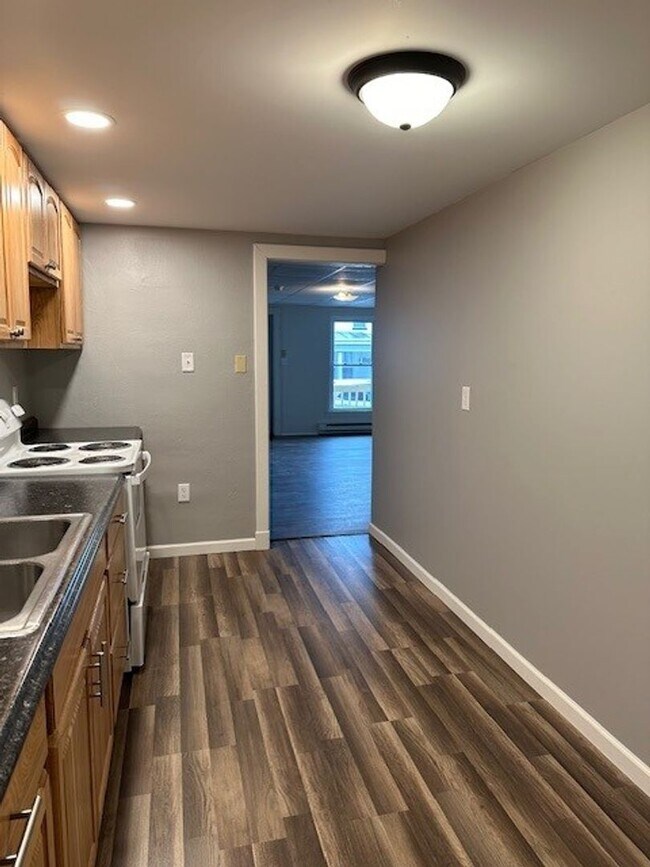 Photo - 209 1/2 N High St-