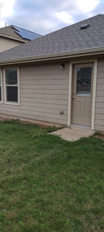 Photo - 176 Housefinch Loop