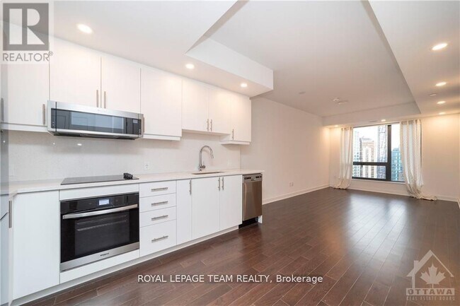 Photo - 340 Queen St Unit 2010