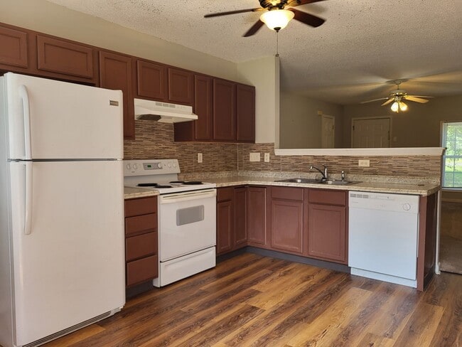 Photo - 3699 Lee Moore Rd