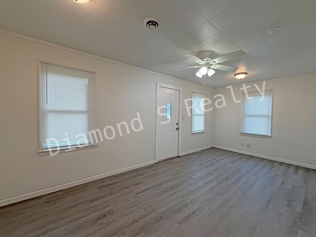 Photo - Adorable 2 Bed/1 Bath Home