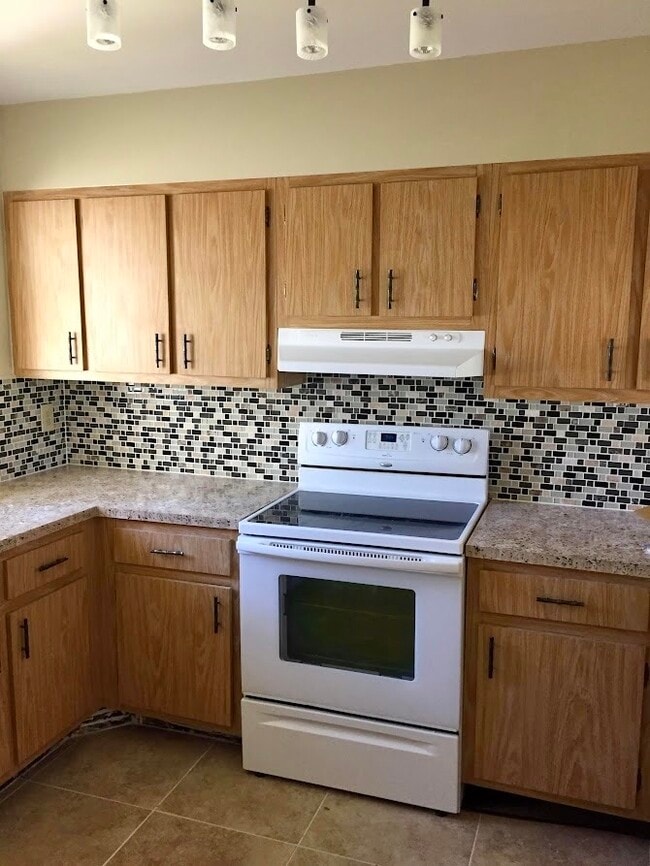 Kitchen with Tile Backsplash