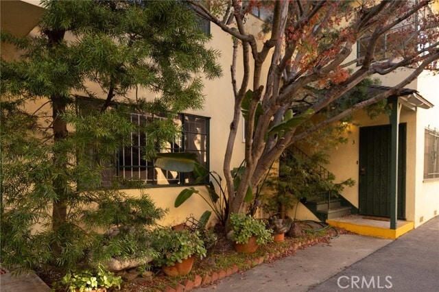 Photo - 1745 Mariposa Ave