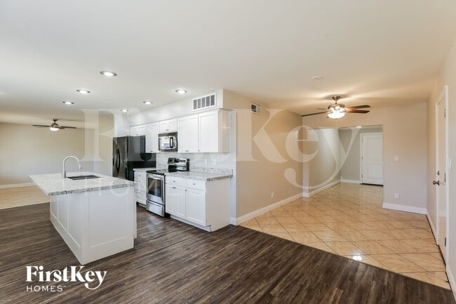 Photo - 2122 W Shaw Butte Dr