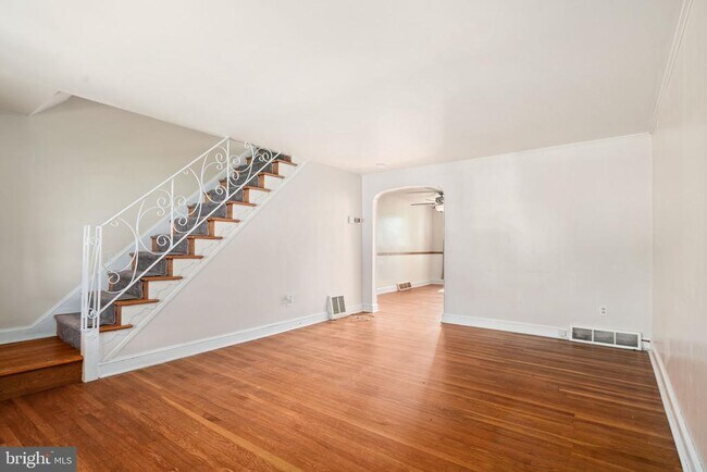 Photo - 2560 Stoneybrook Ln