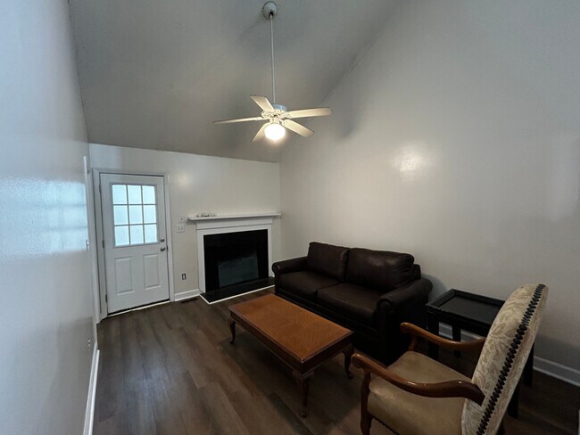 Room in Townhome on Oakland Hills Way