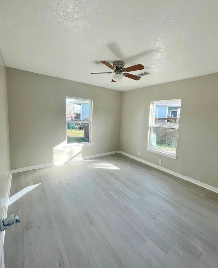 Photo - 5220 E Parkway Dr