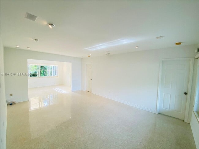 Photo - 8959 Dickens Ave