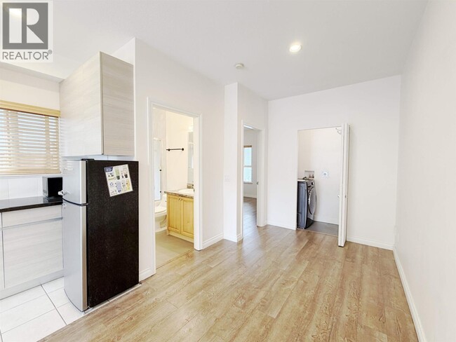 Photo - 1 BR-6952 CURTIS STREET
