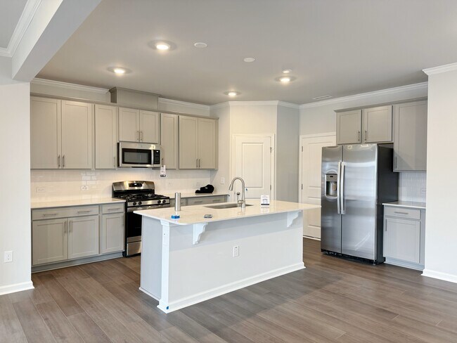 Photo - 348 Glacier Lk Dr